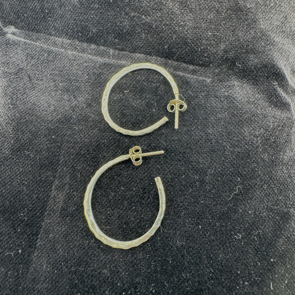 .925‎ Sterling Silver Hammered Small Thin Hoop Post Earrings 2.73g